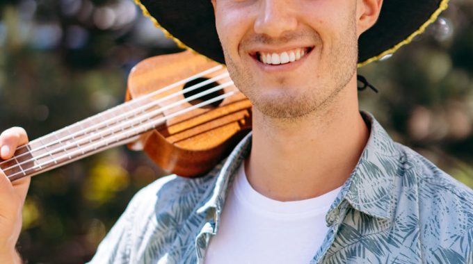 How to strum ukulele with triplet rhythms