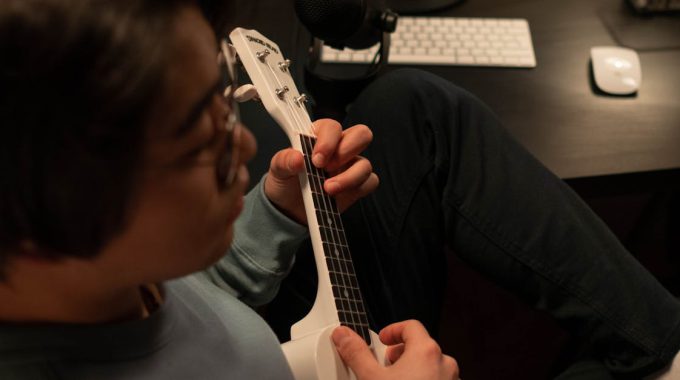 Why ukulele is rhythmic