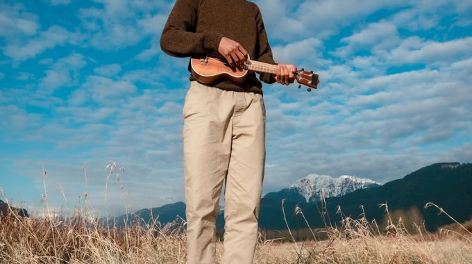 Ukulele fingerpicking techniques for melody