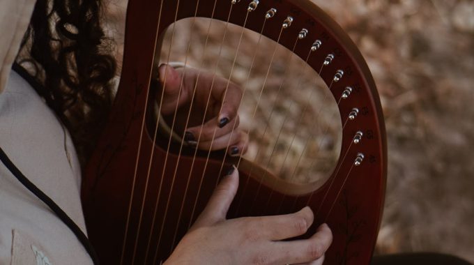 Advanced ukulele strumming