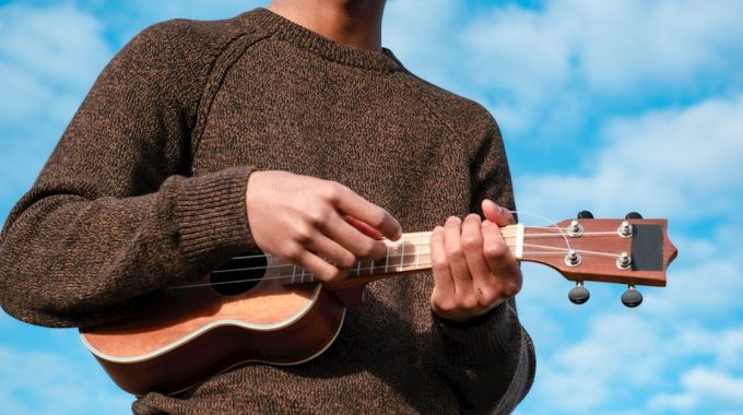 How to play ukulele with clarity