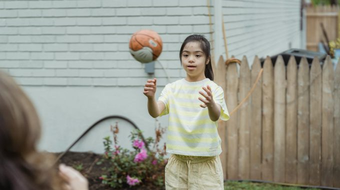 Ukulele-themed parent-child gardening activities